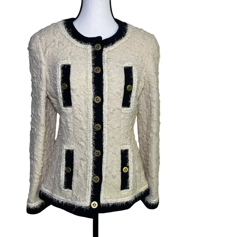 CHANEL 1994 Runway Tweed Jacket CC Buttons Boucle Iconic Collectable Size 42 EUC